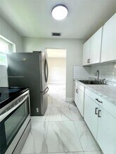 1960 NW 49th St in Miami, FL - Building Photo - Building Photo