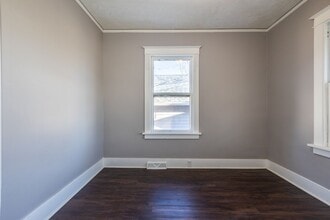 4011 Saratoga St in Omaha, NE - Building Photo - Building Photo