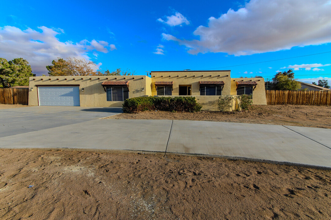 13211 Rincon Rd in Apple Valley, CA - Building Photo