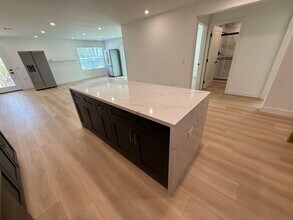 4960 Rockford Dr in San Diego, CA - Building Photo - Building Photo