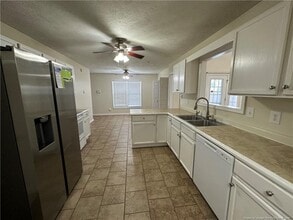 1519 Pinebrook Dr in Fayetteville, NC - Building Photo - Building Photo