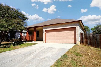 3516 Davenport in Schertz, TX - Building Photo - Building Photo