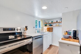 557 N 800 E in Orem, UT - Building Photo - Building Photo