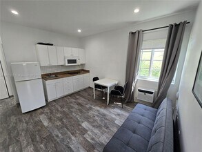 1345 Pennsylvania Ave in Miami Beach, FL - Building Photo - Building Photo
