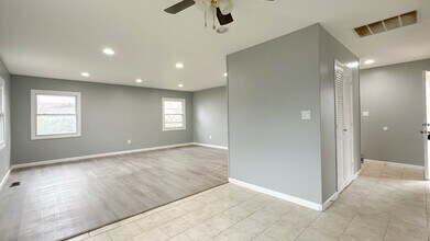 32 Mullshire Ln in Willingboro, NJ - Building Photo - Building Photo