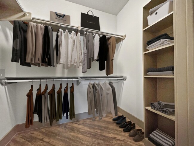 property at 2910 Milam St