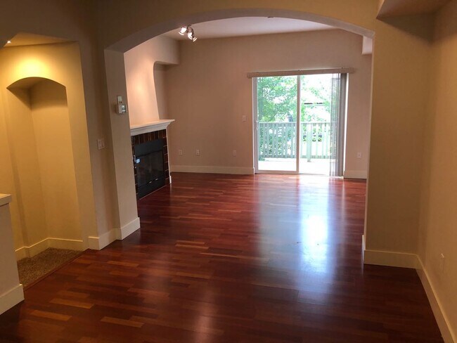 18270 Northeast 97th Way, Unit 104 in Redmond, WA - Building Photo - Building Photo