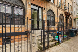 436 Evergreen Ave in Brooklyn, NY - Building Photo - Building Photo