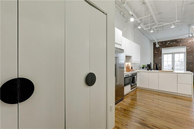 3235 Roswell Rd in Atlanta, GA - Building Photo - Building Photo