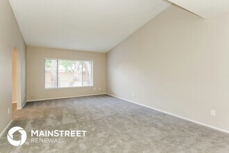 2414 W Redfield Rd in Phoenix, AZ - Foto de edificio - Building Photo