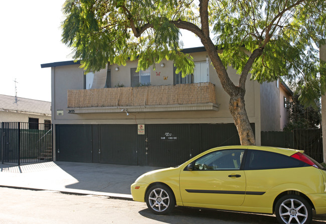 2455 Pasadena Ave in Long Beach, CA - Building Photo - Building Photo