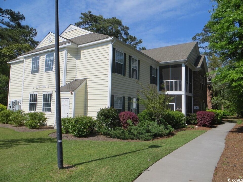 143 Crane Dr in Pawleys Island, SC - Foto de edificio