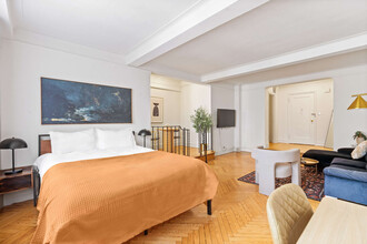 15 E 36th St in New York, NY - Building Photo - Building Photo