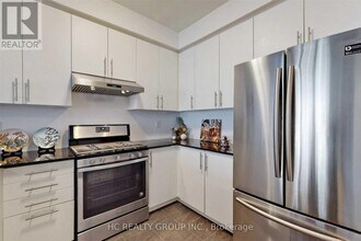 4-4 Eaton Park Ln in Toronto, ON - Building Photo - Building Photo