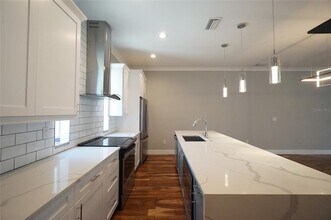 4910 W McElroy Ave in Tampa, FL - Building Photo - Building Photo
