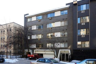 6128 N Kenmore Ave in Chicago, IL - Foto de edificio - Building Photo