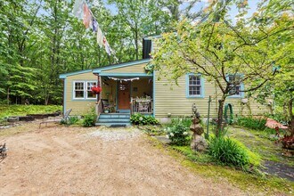 15 Ledge Rd in Chester, NH - Building Photo - Building Photo