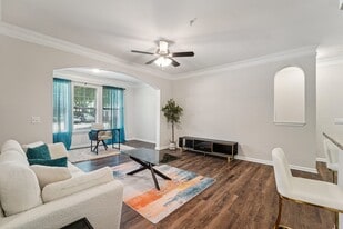 Kingwood Glen in Kingwood, TX - Building Photo