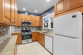 148 W Walnut St in Long Beach, NY - Building Photo - Building Photo