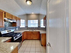 5110 Fox Hollow Blvd in Spring, TX - Foto de edificio - Building Photo