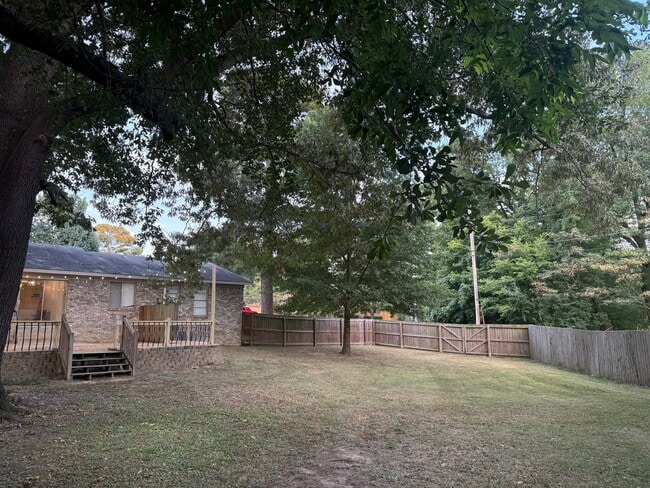 600 Houston Dr in Benton, AR - Foto de edificio - Building Photo