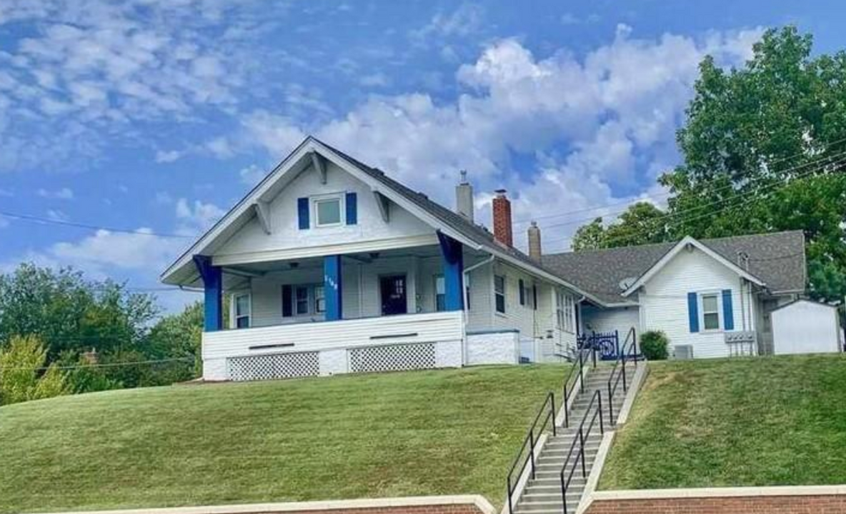 105 N 52nd St in Omaha, NE - Building Photo