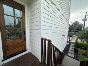 2828 Versailles Oak Ln in Houston, TX - Building Photo - Building Photo