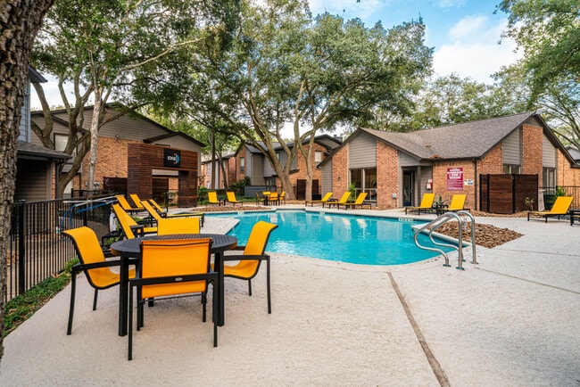 The Edge at Clear Lake in Webster, TX - Foto de edificio - Building Photo
