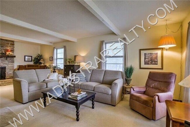 1614 E Cedar Pl in Olathe, KS - Building Photo - Building Photo