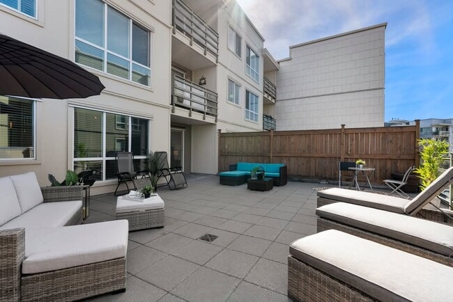 15795 Croydon Dr in Surrey, BC - Building Photo - Building Photo