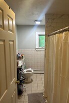 33 Garfield Ave, Unit 2 in Woburn, MA - Building Photo