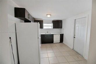 1160 W 26th Ct in West Palm Beach, FL - Building Photo - Building Photo