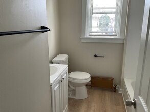 5715 Beaumont Ave, Unit 2nd floor in Philadelphia, PA - Building Photo - Building Photo