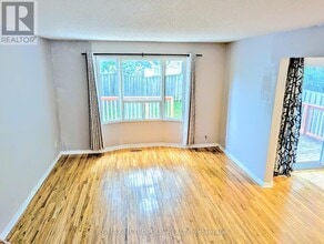 85 Barnes Dr in Ajax, ON - Building Photo - Building Photo