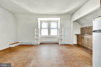 1020 W Main St in Norristown, PA - Building Photo - Building Photo