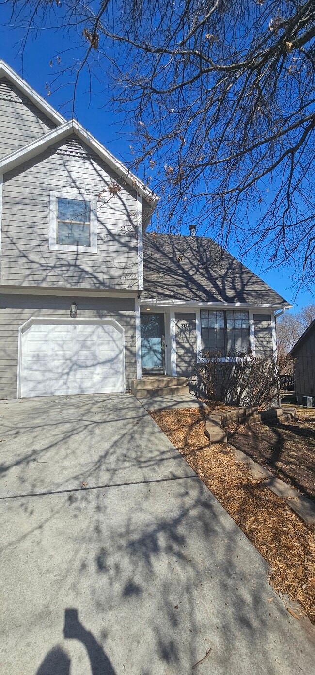 304 W 132nd St in Kansas City, MO - Foto de edificio - Building Photo