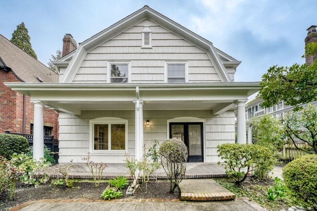 950 17th Ave E in Seattle, WA - Building Photo - Building Photo