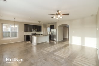 5010 Naples Grove Ln in Rosharon, TX - Foto de edificio - Building Photo