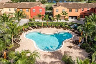 8697 Olinda Way in Ft. Myers, FL - Building Photo - Building Photo