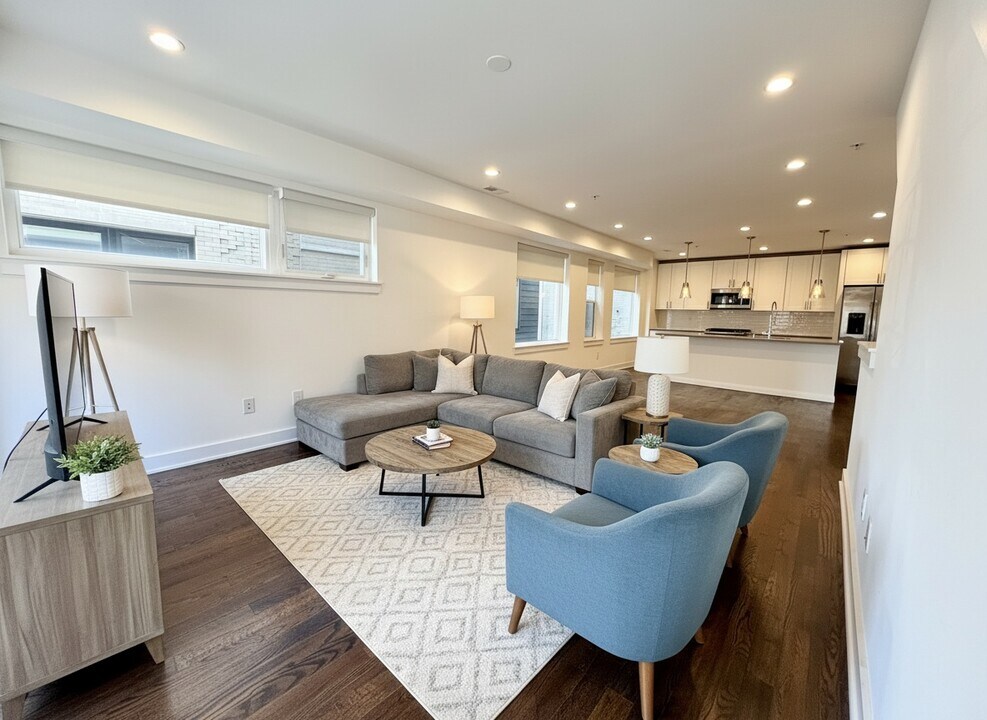 1022 S 2nd St in Philadelphia, PA - Building Photo