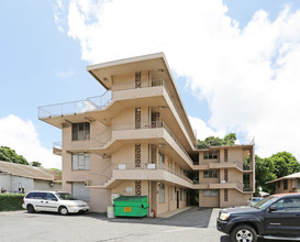 98-401 Kamehameha Hwy in Aiea, HI - Building Photo - Building Photo