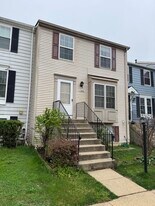 7473 Wounded Knee Rd in Lorton, VA - Building Photo