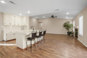 209 Grapewood Ct in Oakdale, CA - Building Photo - Building Photo