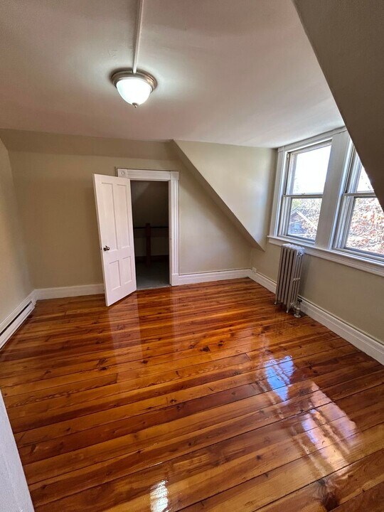 191 Main St in Russell, MA - Building Photo