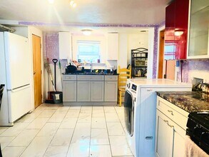 40 Bristol St, Unit 1 in East Cambridge, MA - Building Photo - Building Photo