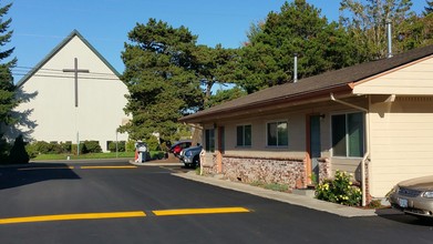 Elizabeth Apartments in Beaverton, OR - Foto de edificio - Building Photo