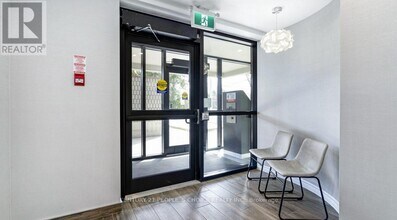 1219 Dundas St W in Mississauga, ON - Building Photo - Building Photo