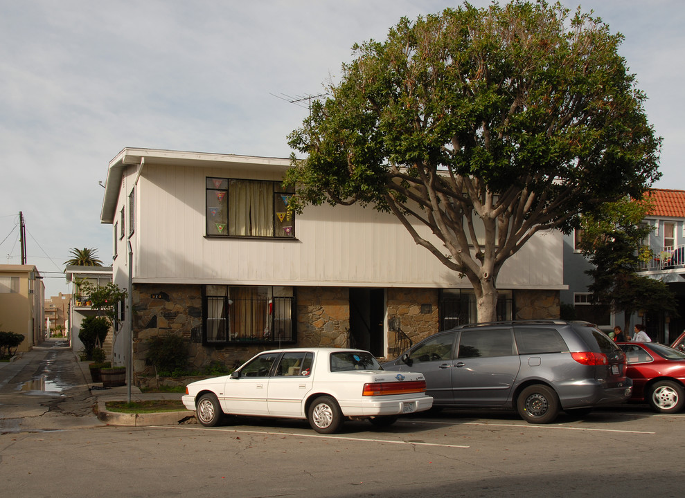 929 Elm Ave in Long Beach, CA - Building Photo