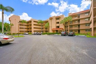 9510 Seagrape Dr in Davie, FL - Building Photo