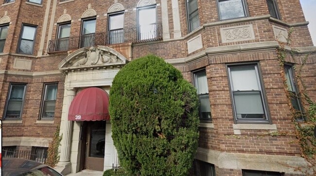 property at 39 Glenville Ave